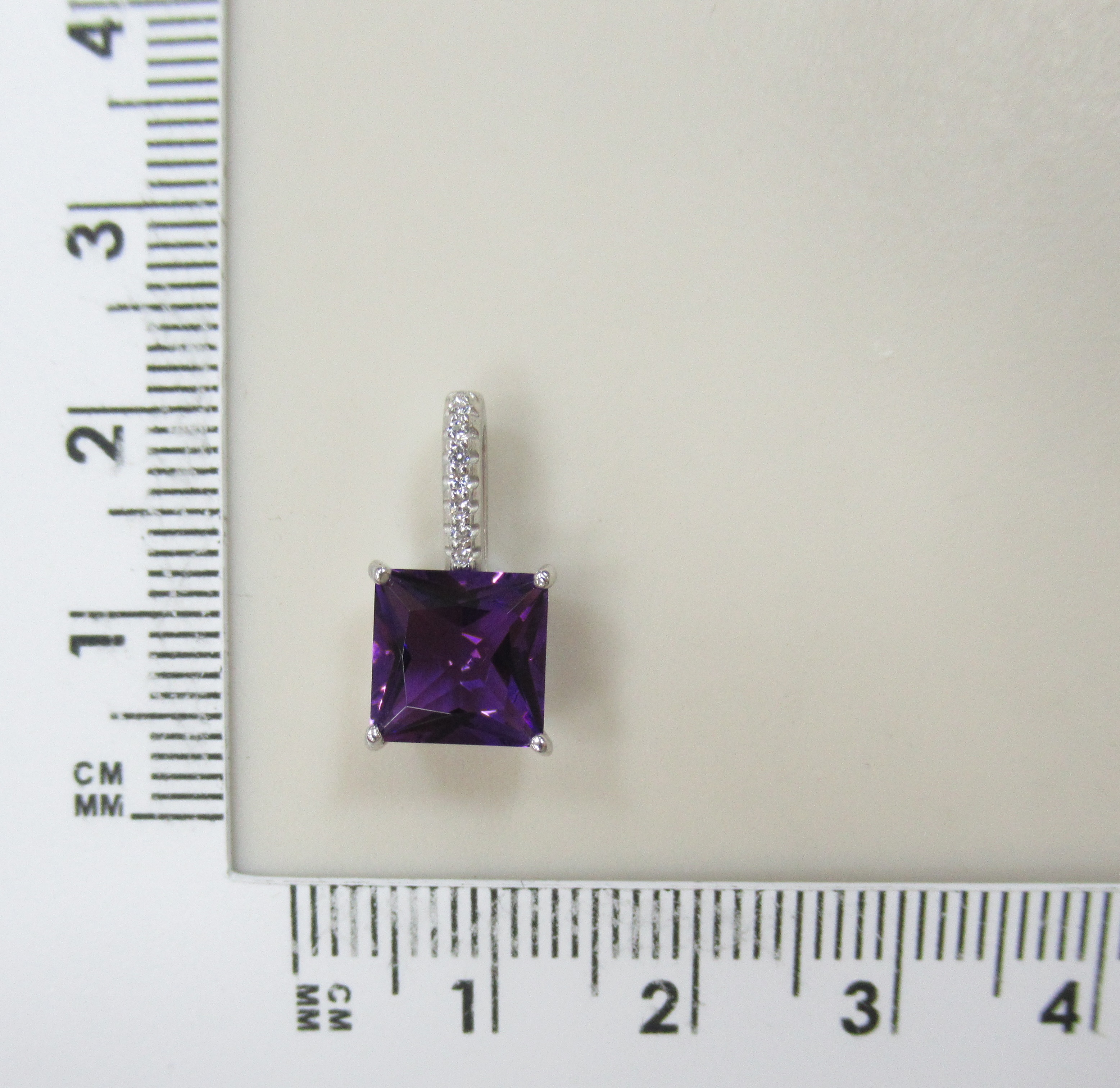 Серебряная подвеска с аметистом